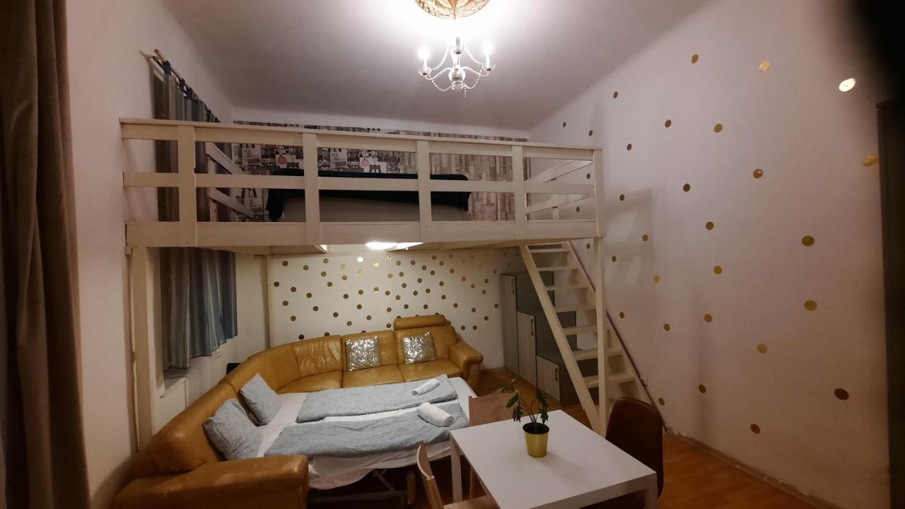 Lisa Apartment On The Famous Dohany Street Budapest Exterior photo